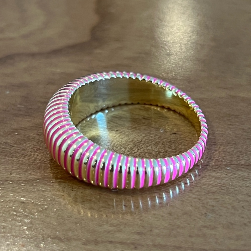 NWOT Gorjana Catalina Enamel Ring, Gold, Pink, Size 7, 9, Classic - Picture 3 of 4